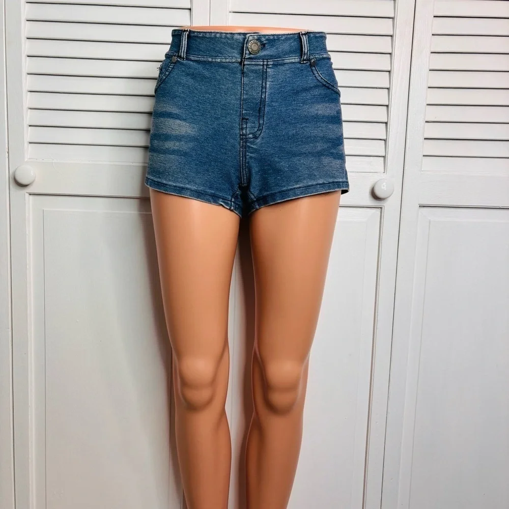 CLEAR ROCK Light Blue Jean Shorts Size Large